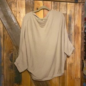 Tan slouchy neck sweater. Fits like an xl
